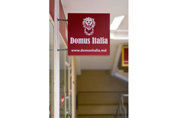 https://imprint.md/img/lucrari/Domus-Italia/Fasada_domusitalia/fasada_domusitalia_8.jpg
